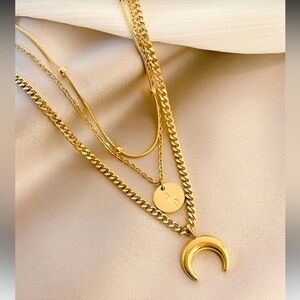 Gold Layered Star Necklace M659